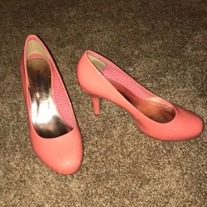 coral pumps!